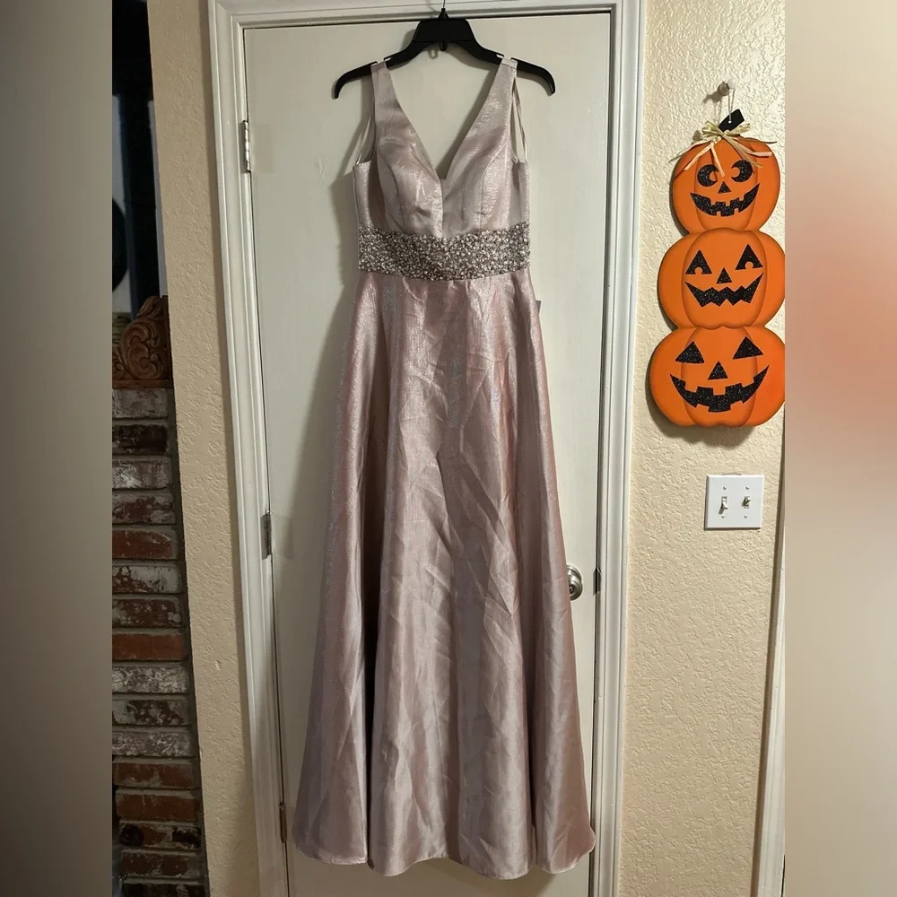 🆕 White Soieblue Shimmering Pink Champagne V neck Beaded sequins Evening Prom M - Picture 2 of 12